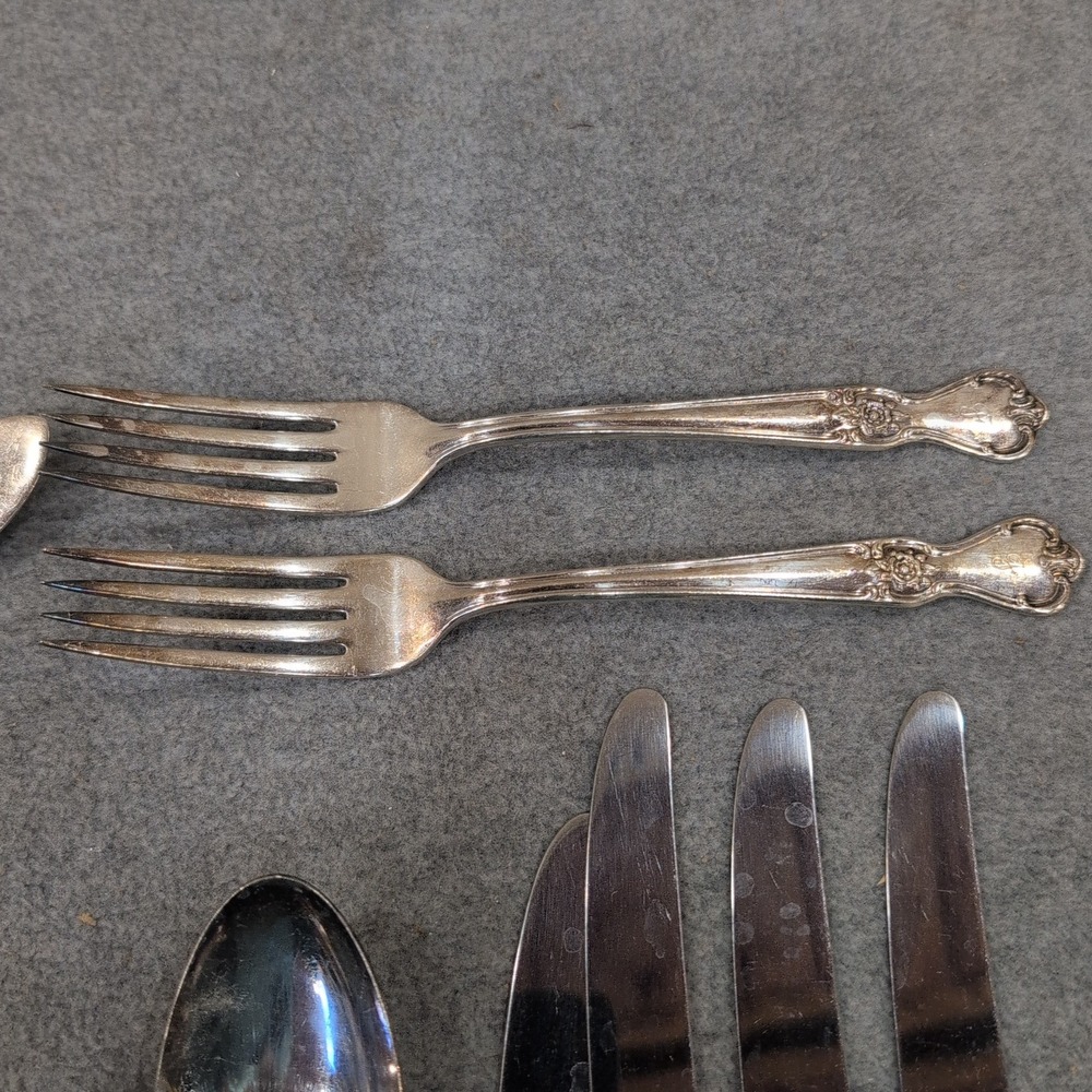 Old Company Plate‎ Signature Rose Silverplate Flatware Set 13pc Monogrammed F - Picture 7 of 8